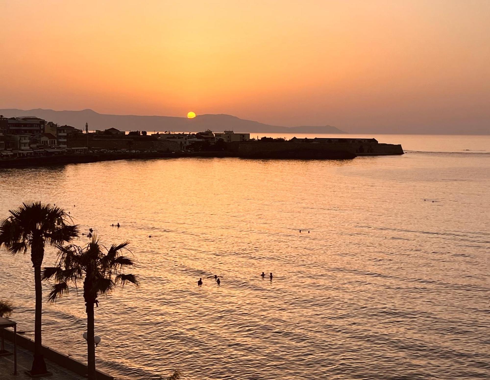 חאניה Zonapartments A Sea View-City Center מראה חיצוני תמונה